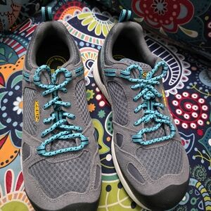 Keen Utility Footwear. Aluminum Toe Gray Sneakers with Teal Accents 7.5 W